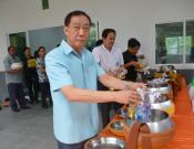 สทภ.3 จัดกิจกรรมทำบุญตักบาตรเทศกาลสงกรานต์