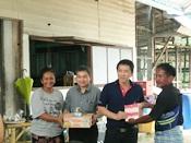 สทภ.8 ร่วมแจกสิ่งของผู้ประสบภัยน้ำท่วม