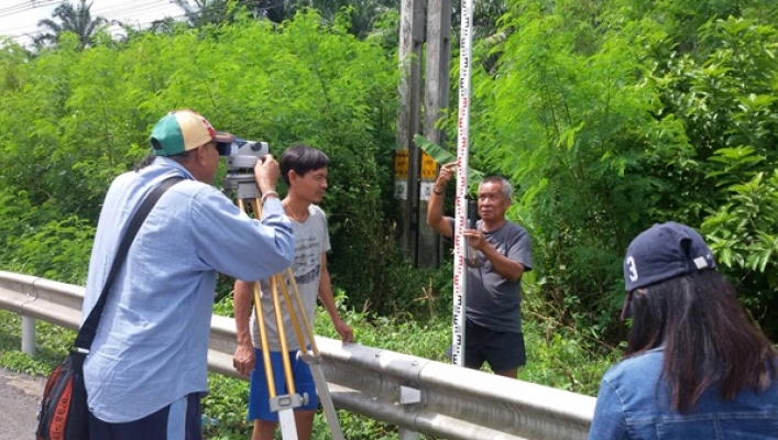 สทภ.8 ออกปฏิบัติงานสำรวจรูปตัดตามขวางลำน้ำ (cross section) และซ่อมเสาระดับน้ำสถานีสำรวจอุทกวิทยาพื้นที่จังหวัดกระบี่ จังหวัดสุราษฎร์ธานี และจังหวัดนครศรีธรรมราช