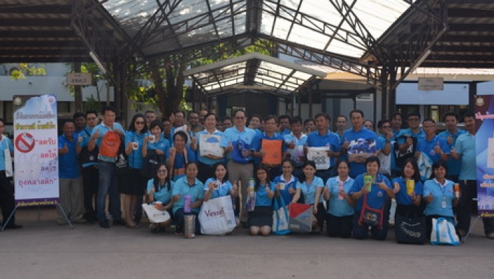 สทภ.3 รณรงค์ใช้ถุงผ้าแทนถุงพลาสติก