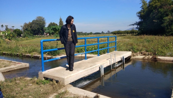 สทภ.1 นำคณะตรวจสอบภายในกรมทรัพยากรน้ำ ตรวจงานโครงการฝายน้ำล้นห้วยตั้ง พร้อมระบบกระจายน้ำบ้านพลู