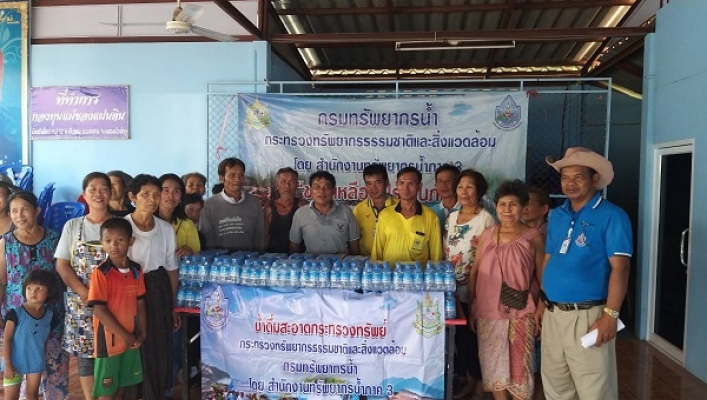 สทภ.3 แจกจ่ายน้ำอุปโภค-บริโภค ช่วยเหลือชาวบ้านซำเสี้ยว จ.หนองบัวลำภู
