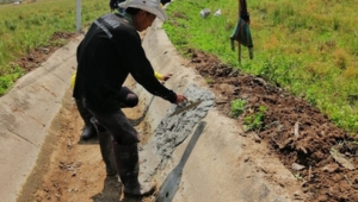 สทภ 1 สปล.ปิงตอนบน กลุ่มผู้ใช้น้ำฝายเหมืองหลวง (เหมืองนาทราย) ต.สบเตี๊ยะ อ.จอมทอง จ.เชียงใหม่ “ จัดกิจกรรมซ่อมแซมลำเหมืองนาทราย ”