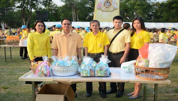 สทภ.11 ร่วมกิจกรรมทำบุญตักบาตรเนื่องในงานพระราชพิธีบรมราชาภิเษก