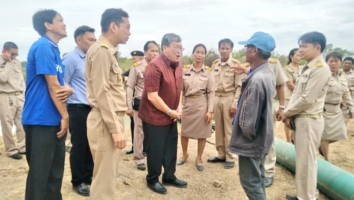 รองผู้ว่าราชการจังหวัดนครราชสีมาลงพื้นที่ตรวจเยี่ยมบริเวณจุดสูบน้ำ สทภ.5