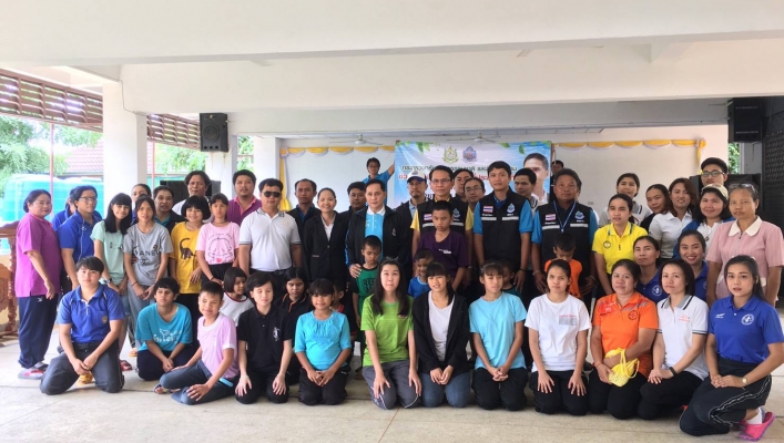 สทภ.4 มอบน้ำดื่มเพื่อใช้อุปโภคในช่วงประสบอุทกภัย ให้กับโรงเรียนการศึกษาคนตาบอดขอนแก่น