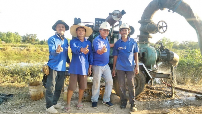 สทภ.5 ติดตั้งเครื่องสูบน้ำเพื่อช่วยเหลือประชาชนที่ประสบภัยแล้ง ต.ทุ่งสว่าง อ.ประทาย จ.นครราชสีมา