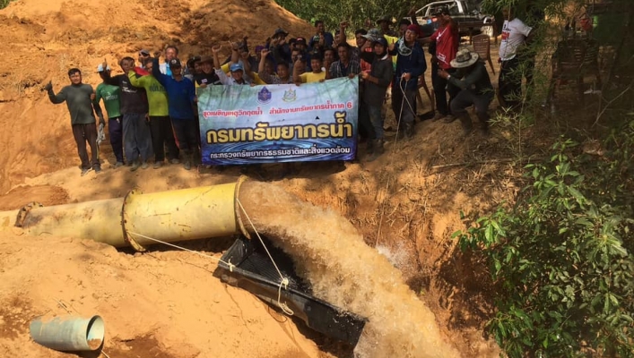 สทภ.6 ช่วยบรรเทาภัยแล้งจังหวัดตราด