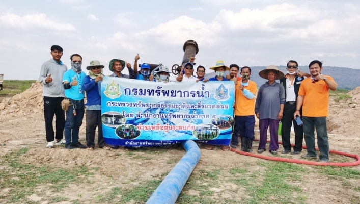 สทภ.5 ติดตั้งเครื่องสูบน้ำเพื่อช่วยเหลือระชาชนที่ประสบภัยแล้ง ต.ตะขบ อ.ปักธงชัย  จ.นครราชสีมา