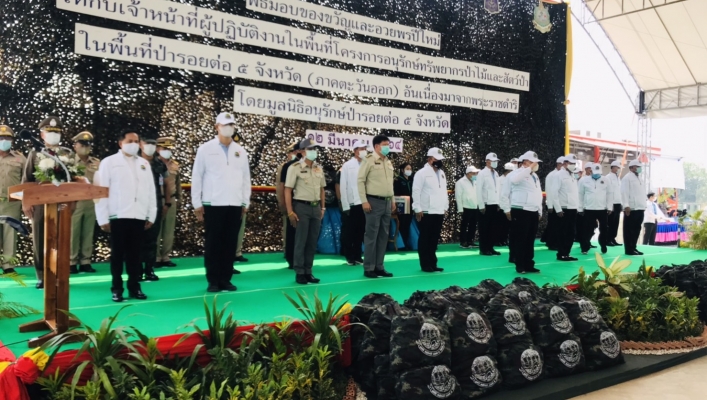 รองนายกฯ ประวิตร ลงพื้นที่ให้กำลังใจเจ้าหน้าที่ในพื้นที่อนุรักษ์ป่ารอยต่อ 5 จังหวัด