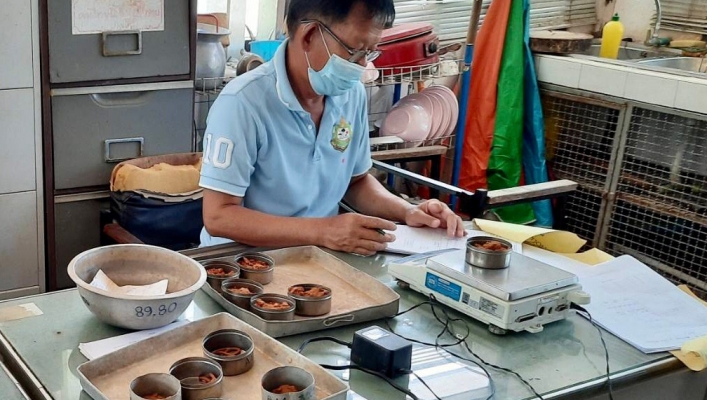 สำนักงานทรัพยากรน้ำภาค 4 โดยส่วนวิชาการ ทำการทดสอบตัวอย่างวัสดุโครงการปรับปรุงฝาย 72  สนับสนุนโครงการพลิกฟื้นผืนป่าบ้านตาดรินทอง