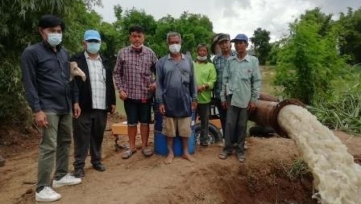 สทภ.7 ติดตั้งเครื่องสูบน้ำบรรเทาภัยแล้งในพื้นที่จังหวัดสุพรรณบุรี บริเวณแม่น้ำท่าจีน