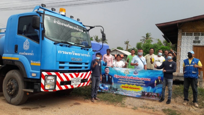 สทภ.9 ลงพื้นที่ช่วยเหลือประชาชน เติมน้ำเข้าระบบประปา และตามจุดจ่ายน้ำ ตำบลท่ามะเฟือง อำเภอพิชัย จังหวัดอุตรดิตถ์