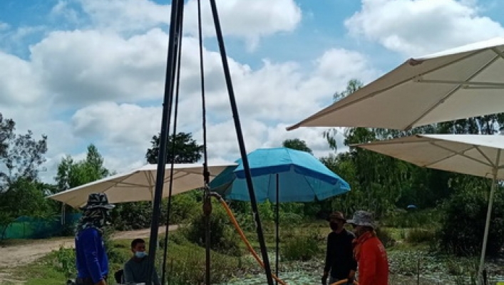 สำนักงานทรัพยากรน้ำภาค 4 ลงพื้นที่เจาะสำรวจชั้นดินด้วยเครื่องเจาะแบบสามขาและการตอกทดลองมาตรฐาน (Standard Penetration Test : SPT)   สนับสนุนข้อมูลการออกแบบโครงการอนุรักษ์ฟื้นฟูกุดตากร้า-กุดก้นกรองพร้อมระบบกระจายน้ำ