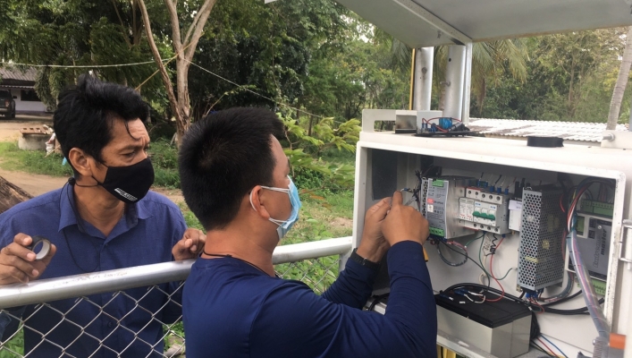 สทภ.7 ลงพื้นที่ดำเนินการตรวจสอบ ซ่อมแซม และบำรุงรักษาสถานีเตือนภัยล่วงหน้า (Early  Warning) น้ำท่วมฉับพลัน - ดินถล่ม