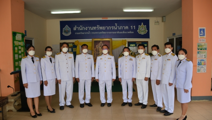 ทส. ทน. สทภ.11 วางพวงมาลา-ถวายความเคารพ เนื่องในวันคล้ายวันสวรรคต ร.9