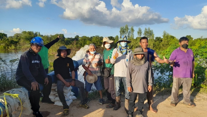 สทภ.4 เร่งระบายน้ำท่วมนาข้าว ต.พระลับ อ.เมือง จ.ขอนแก่น
