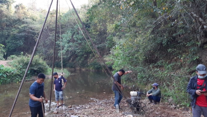 สทภ.9 ลงพื้นที่สำรวจชั้นดิน โครงการก่อสร้างระบบกระจายน้ำด้วยพลังงานแสงอาทิตย์ เพื่อสนับสนุนโครงการ (น้ำพางโมเดล) บ.น้ำพระทัย ม.8 ต.น้ำพาง อ.แม่จริม จ.น่าน