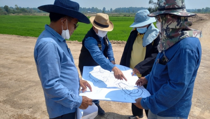 ทส. ทน. สทภ.11 ลงพื้นที่ตรวจรับงานพัสดุโครงการอนุรักษ์ฟื้นฟูแหล่งน้ำเริงเปือย (แก้มลิง)