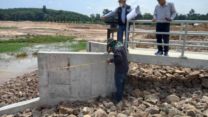 ทส. ทน. สทภ.11 ลงพื้นที่ตรวจรับงานพัสดุโครงการอนุรักษ์ฟื้นฟูแหล่งน้ำอ่างเก็บน้ำหนองยางใหญ่