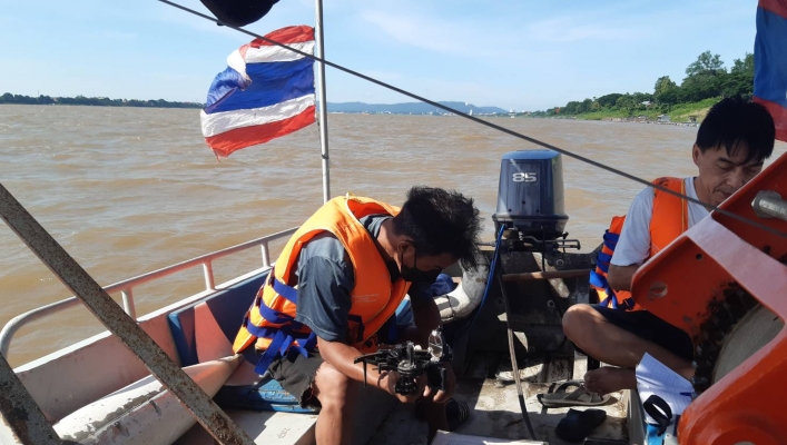 สทภ.11 ส่วนอุทกวิทยา ตรวจวัดปริมาณน้ำและตะกอนแม่น้ำโขง