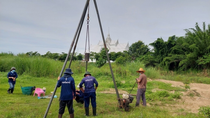 สทภ.7 เจาะสำรวจชั้นดินโครงการปรับปรุงซ่อมแซมฝายชะลอน้ำลำห้วยบ้องตี้น้อย
