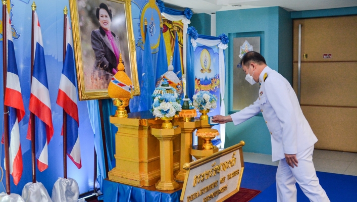 อธิบดีกรมทรัพยากรน้ำ รับพระราชทานเข็มที่ระลึกตราสัญลักษณ์พระราชพิธีมหามงคลเฉลิมพระชนมพรรษา 90 พรรษา 12 สิงหาคม 2565