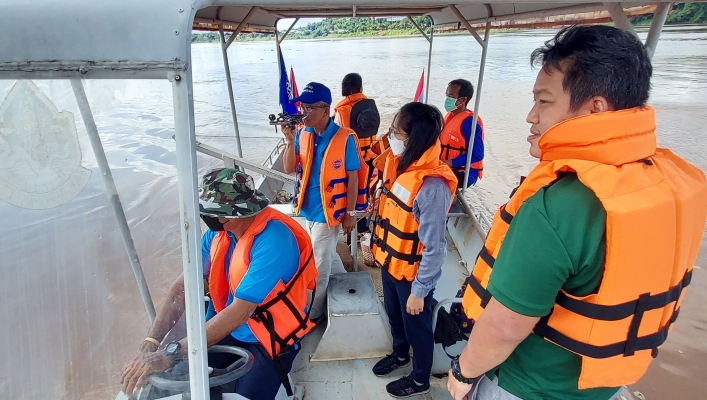 ทส. ทน. สทภ.11 ส่วนอุทกวิทยา ลงพื้นที่ตรวจวัดปริมาณน้ำ และเก็บตัวอย่างตะกอนแขวนลอย จำนวน 3 สถานี