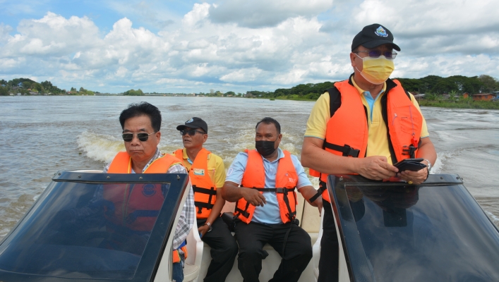 ผอ. สทภ.11  ติดตามสถานการณ์แม่น้ำมูล การตรวจวัดปริมาณน้ำ และการสูบน้ำ
