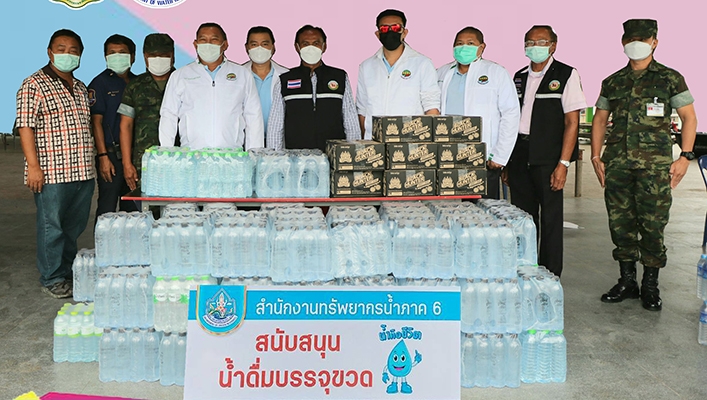 สทภ.6 ส่งมอบน้ำดื่มช่วยบรรเทาอุทกภัย จ.ระยอง