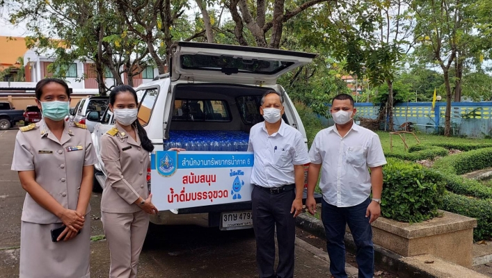 สทน. 6  ส่งมอบน้ำดื่ม “กรมทรัพยากรน้ำ” ช่วยเหลือประชาชนที่ประสบภัยน้ำท่วม พื้นที่จังหวัดนครนายก