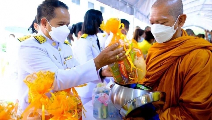 สทน.8 ร่วมพิธีทำบุญตักบาตรแด่พระสงฆ์ 89 รูป เนื่องในวันคล้ายวันสวรรคตพระบาทสมเด็จพระบรมชนกาธิเบศร มหาภูมิพลอดุลยเดชมหาราช บรมนาถบพิตร 13 ตุลาคม 2565