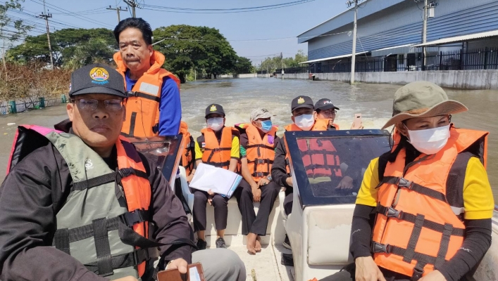 ทส. ทน. สทน. 11 ร่วมกับ ปศุสัตว์จังหวัดอุบลราชธานี นำอาหารเเจกจ่ายสัตว์เลี้ยงของประชาชนที่ประสบอุทกภัย