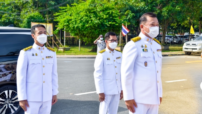 พระบาทสมเด็จพระเจ้าอยู่หัว ทรงพระกรุณาโปรดเกล้าฯ พระราชทานผ้าพระกฐินให้กรมทรัพยากรน้ำ นำไปถวายพระสงฆ์ที่จำพรรษา ในวันเสาร์ที่ 5 พฤศจิกายน พุทธศักราช 2565 เวลา 09.00 น. ณ วัดพระแท่นดงรังวรวิหาร พระอารามหลวง จังหวัดกาญจนบุรี
