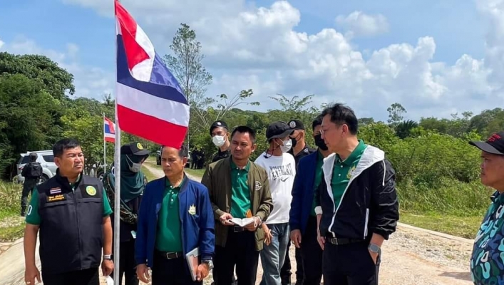 นายวราวุธ ศิลปอาชา รมว.ทส. ลงพื้นที่สุไหงปาดี จังหวัดนราธิวาส แก้ปัญหาน้ำท่วมซ้ำซาก และการใช้ประโยชน์ในพื้นที่ป่าสงวนฯ