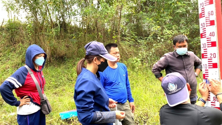 สทน.7 ลงพื้นที่ตรวจสอบ บำรุงรักษา และติดต่อประสานงานข้อมูลระบบตรวจวัดปริมาณน้ำเก็บกักในแหล่งน้ำขนาดเล็ก ในพื้นที่ภาคตะวันตก
