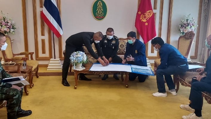 สำนักงานทรัพยากรน้ำที่ 5 ร่วมชี้แจงแนวทางการดำเนินงานโครงการก่อสร้างระบบกระจายน้ำด้วยพลังงานแสงอาทิตย์ ในพื้นที่ค่ายสุรธรรมพิทักษ์