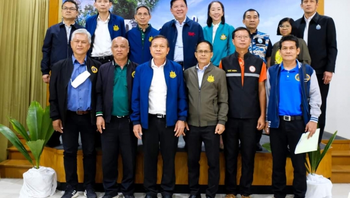 ปลัดกระทรวงทรัพฯ มอบนโยบาย 8 จังหวัดภาคใต้ เน้นย้ำการทำงานร่วมแก้ปัญหา น้ำท่วม - น้ำแล้ง การบุกรุกป่า การกัดเซาะชายฝั่ง และปัญหาขยะทะเล