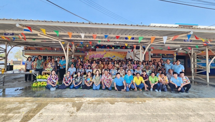 สทน.2 จัดพิธีสรงน้ำพระและรดน้ำขอพรผู้บริหาร สำนักงานทรัพยากรน้ำที่ 2 เนื่องในประเพณีสงกรานต์ 2566