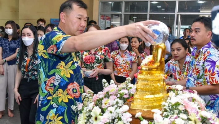 กรมทรัพยากรน้ำ  จัดพิธีรดน้ำขอพรผู้ใหญ่ “วันสงกรานต์ 2566”