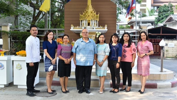 สำนักงานเลขานุการกรม ร่วมทำบุญตักบาตร วันสงกรานต์ ประจำปี 2566