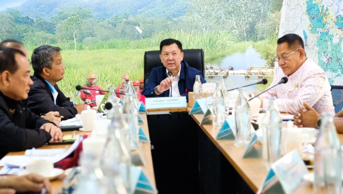 นายจตุพร บุรุษพัฒน์ ปลัดกระทรวงทรัพยากรธรรมชาติและสิ่งแวดล้อม ลงพื้นที่ติดตามเตรียมความพร้อมเพื่อรับมือไฟป่าในพื้นที่พรุควนเคร็ง จังหวัดนครศรีธรรมราช