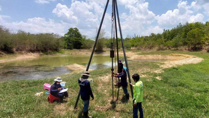 สทน.7 เจาะสำรวจชั้นดินโครงการอนุรักษ์ฟื้นฟูอ่างห้วยพุไทร พร้อมระบบกระจายน้ำด้วยพลังงานแสงอาทิตย์