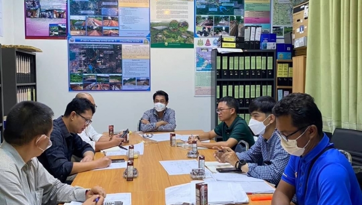 สทน.1 ส่วนพัฒนาและฟื้นฟูแหล่งน้ำ  ประชุมติดตาม เร่งรัด ผลการดำเนินงานของโครงการก่อสร้างระบบส่งน้ำจากฝายแม่น้ำเย็น ระยะ2 หมู่ที่ 15 บ้านจำตอง ตำบลร่องเคาะ อำเภอวังเหนือ จังหวัดลำปาง