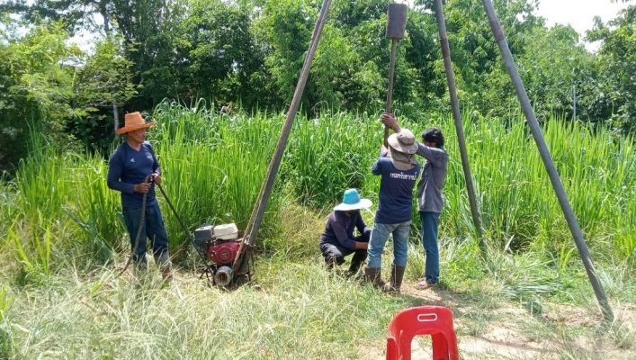 สทน.7 เจาะสำรวจชั้นดินโครงการก่อสร้างระบบกระจายน้ำด้วยพลังงานแสงอาทิตย์