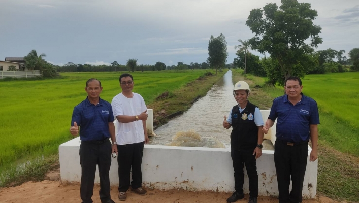 สทน.5 ติดตามการสูบน้ำช่วยเหลือประชาชน ต.ปะเคียบ อ.คูเมือง จ.บุรีรัมย์