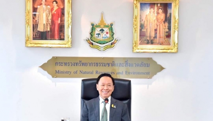 รัฐมนตรีฯ พัชรวาท เข้า ทส. วันแรก สักการะสิ่งศักดิ์สิทธิ์ประจำกระทรวงฯ พร้อมทักทายผู้บริหารหน่วยงานในสังกัด