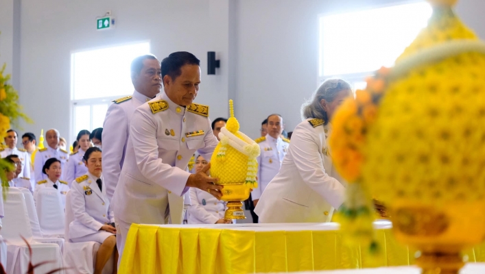 สทน.8 ร่วมพิธีวางพานพุ่มดอกไม้ เนื่องในวันคล้ายวันพระบรมราชสมภพพระบาทสมเด็จพระบรมชนกาธิเบศร มหาภูมิพลอดุลยเดชมหาราช บรมนาถบพิตร วันชาติ และวันพ่อแห่งชาติ ประจำปี 2566