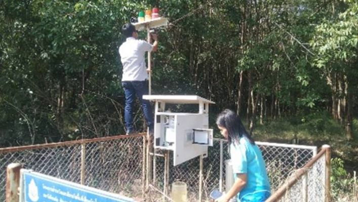 สทน.10 ตรวจสอบระบบการจัดเก็บข้อมูลน้ำฝน ซ่อมแซม บำรุงรักษาสถานีเตือนภัยล่วงหน้า EWS. พื้นที่ จ.สุราษฎร์ธานี