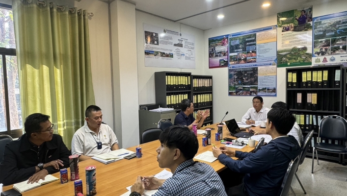 สทน.1 ส่วนพัฒนาและฟื้นฟูแหล่งน้ำ ประชุมเร่งรัดติดตามงานโครงการปรับปรุงเพิ่มประสิทธิภาพอ่างเก็บน้ำแม่แสด และ  โครงการก่อสร้างระบบกระจายน้ำด้วยพลังงานแสงอาทิตย์ลำน้ำแม่ยาว